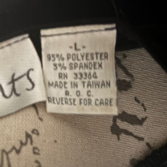 Elegant Black Dress - Picture 3 of 3